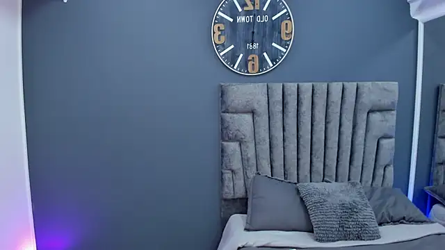 stephane rouss online show from December 5, 2025, 8:05 pm