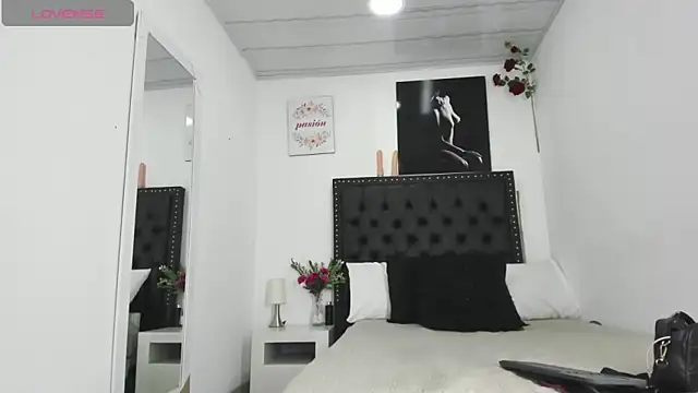 ScarlettVell online show from September 26, 2025, 8:13 pm