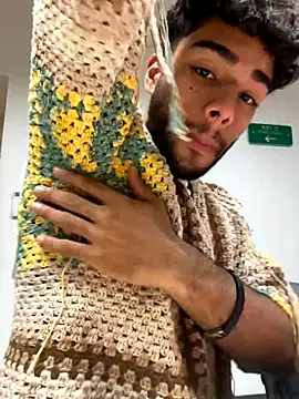 Snapshot of RaphaelDufort chatting on November 9, 2025, 8:40 pm RaphaelDufort online show from November 9, 2025, 8:40 pm