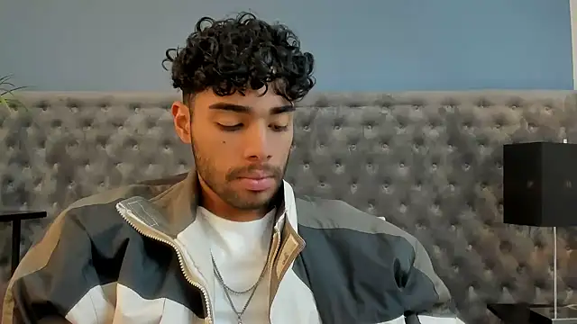 Snapshot of RaphaelDufort chatting on November 13, 2025, 8:41 pm RaphaelDufort online show from November 13, 2025, 8:41 pm