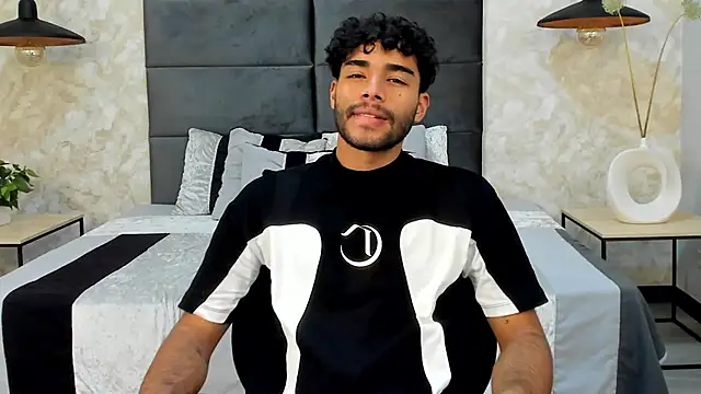 Snapshot of RaphaelDufort chatting on November 16, 2025, 11:54 pm RaphaelDufort online show from November 16, 2025, 11:54 pm