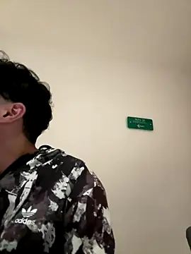 Snapshot of RaphaelDufort chatting on November 27, 2025, 11:40 pm RaphaelDufort online show from November 27, 2025, 11:40 pm