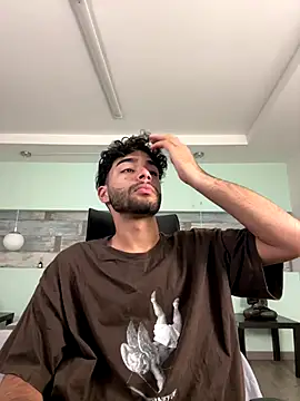 Snapshot of RaphaelDufort chatting on December 4, 2025, 5:43 pm RaphaelDufort online show from December 4, 2025, 5:43 pm