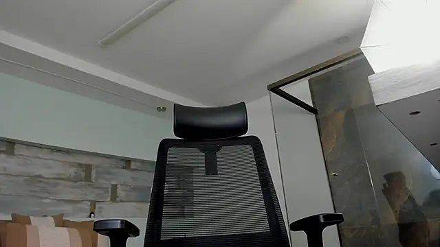 Snapshot of RaphaelDufort chatting on December 13, 2025, 7:53 pm RaphaelDufort online show from December 13, 2025, 7:53 pm