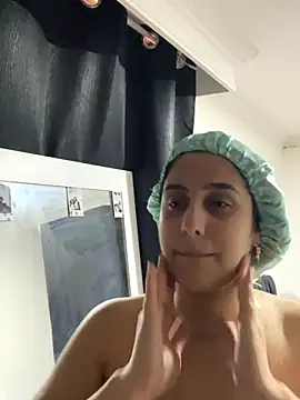 Electraweb 09 online show from November 21, 2025, 9:02 pm