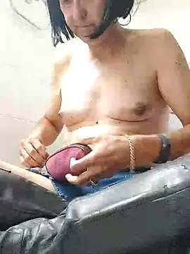 Emily de Carla online show from September 23, 2025, 4:32 pm