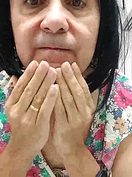 Emily de Carla online show from November 7, 2025, 7:52 am