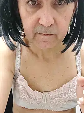 Emily de Carla online show from November 14, 2025, 7:40 am