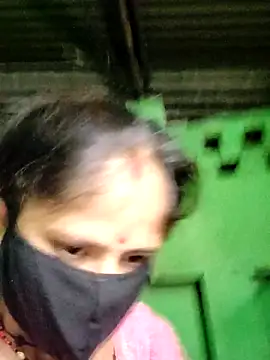 Hot-ilaiy online show from September 11, 2025, 10:10 pm