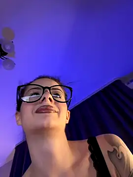 Snapshot of bigJuicyPussy chatting on November 14, 2025, 1:10 pm bigJuicyPussy online show from November 14, 2025, 1:10 pm