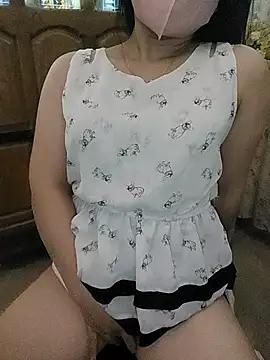 Snapshot of Laurie369 chatting on December 5, 2025, 3:41 pm Laurie369 online show from December 5, 2025, 3:41 pm