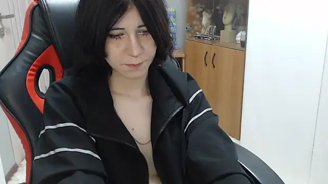 TinaQuiin online show from September 27, 2025, 8:08 am