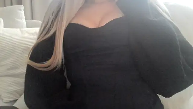 izabellaxoxo online show from November 20, 2025, 2:39 pm