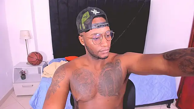 Snapshot of chrstian_lewis1 chatting on October 10, 2025, 12:15 pm chrstian lewis1 online show from October 10, 2025, 12:15 pm