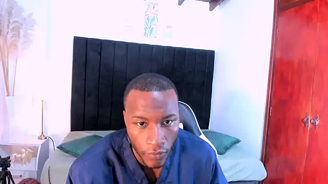 chrstian lewis1 online show from November 30, 2025, 4:11 pm