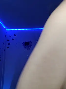 Danly  online show from November 28, 2025, 3:42 am