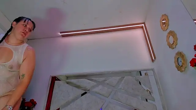 Snapshot of ThiccyLexxy chatting on November 16, 2025, 12:44 pm ThiccyLexxy online show from November 16, 2025, 12:44 pm