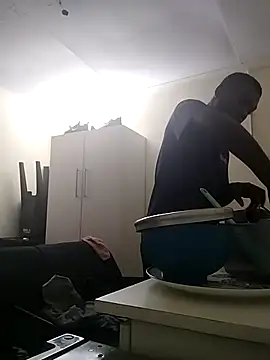 Snapshot of TmanZim2025 chatting on September 30, 2025, 4:45 pm TmanZim2025 online show from September 30, 2025, 4:45 pm