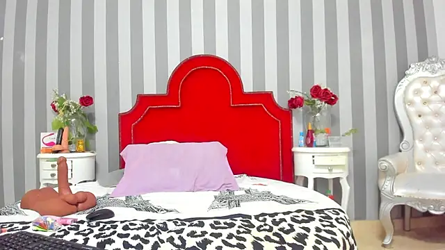 Salomee hernandez online show from December 5, 2025, 12:47 pm