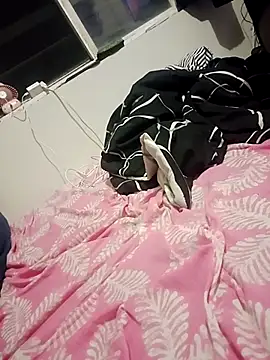 Snapshot of AtraCTiVoSiNguLaR chatting on September 22, 2025, 8:05 am AtraCTiVoSiNguLaR online show from September 22, 2025, 8:05 am