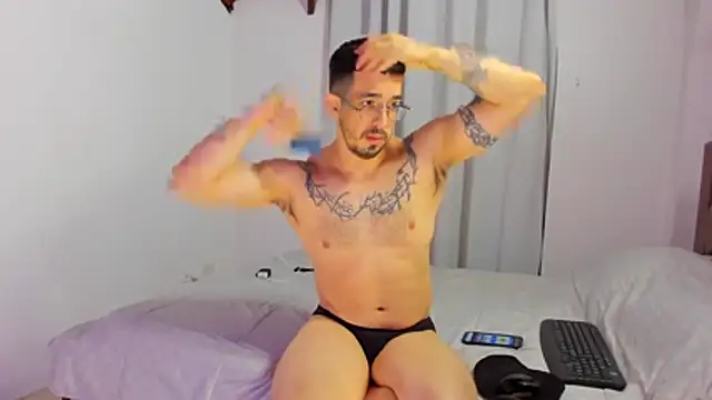 Snapshot of Hunter_Hoott chatting on December 1, 2025, 12:26 am Hunter Hoott online show from December 1, 2025, 12:26 am