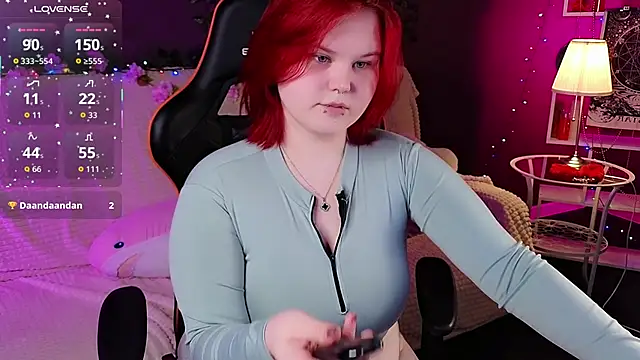 fillisfox  online show from October 17, 2025, 4:20 pm