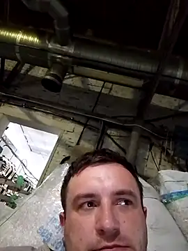 Snapshot of Ivandovxxxl_1010 chatting on September 28, 2025, 6:35 pm Ivandovxxxl 1010 online show from September 28, 2025, 6:35 pm