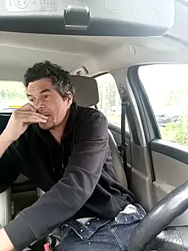 twitshe online show from October 10, 2025, 8:35 am