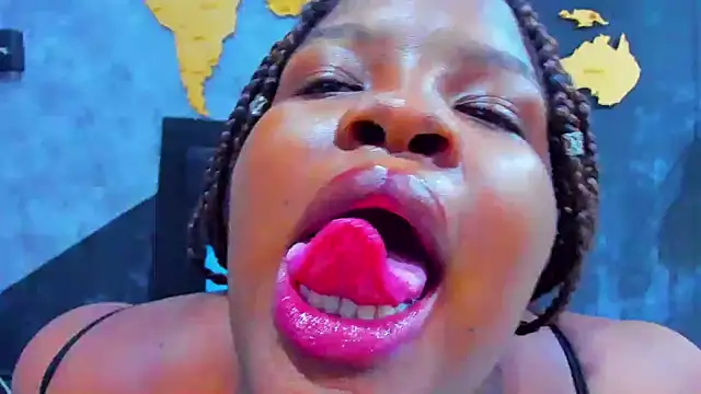 Snapshot of Maiam__Rossi chatting on September 24, 2025, 1:14 pm Maiam Rossi online show from September 24, 2025, 1:14 pm