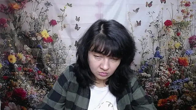 Snapshot of SelenaFly chatting on October 17, 2025, 5:43 am SelenaFly online show from October 17, 2025, 5:43 am