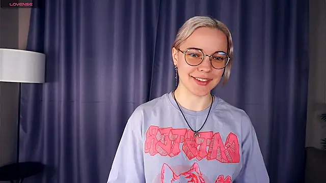 EdaKirkIin online show from November 24, 2025, 6:13 am