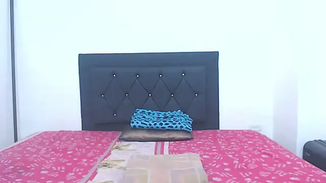 natashat lorent online show from October 14, 2025, 8:09 pm