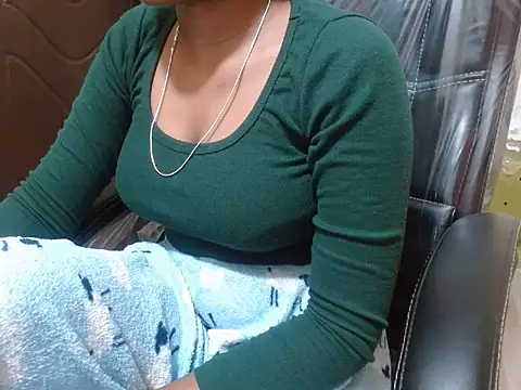 Snapshot of shallyji chatting on October 30, 2025, 1:34 pm shallyji online show from October 30, 2025, 1:34 pm