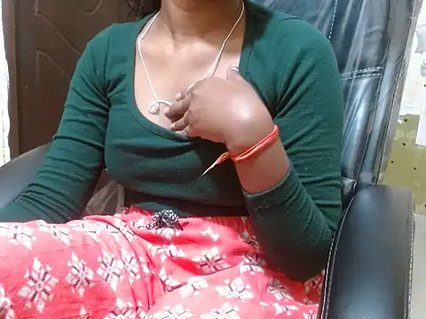 Snapshot of shallyji chatting on October 31, 2025, 2:40 pm shallyji online show from October 31, 2025, 2:40 pm