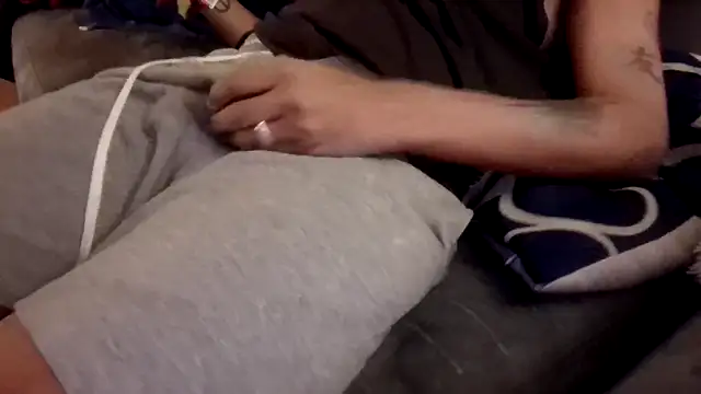 Snapshot of shaker75019paris chatting on October 4, 2025, 9:57 pm shaker75019paris online show from October 4, 2025, 9:57 pm