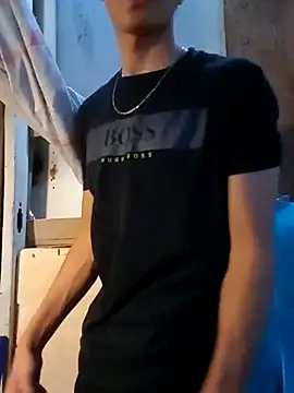 LUISSLEONN0958 online show from September 30, 2025, 8:25 pm