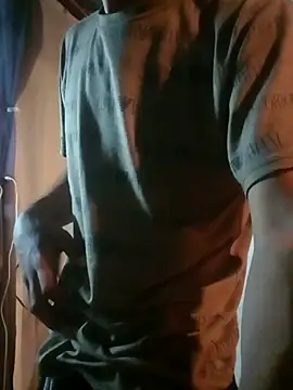 LUISSLEONN0958 online show from November 5, 2025, 8:25 am