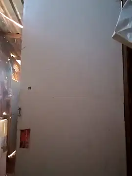 LUISSLEONN0958 online show from November 5, 2025, 10:43 pm