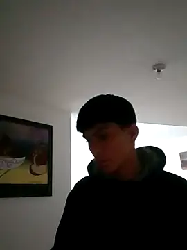 LUISSLEONN0958 online show from November 22, 2025, 5:06 am