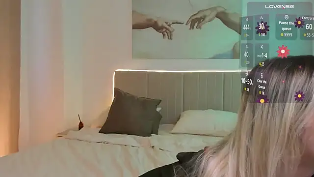 Lisa Blossom online show from September 19, 2025, 6:04 am