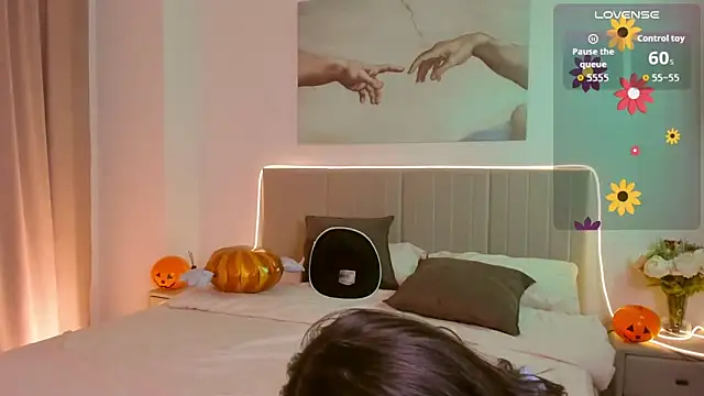 Lisa Blossom online show from November 3, 2025, 6:03 am