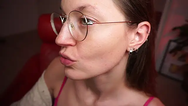 Scorpion Peach online show from November 13, 2025, 3:55 pm