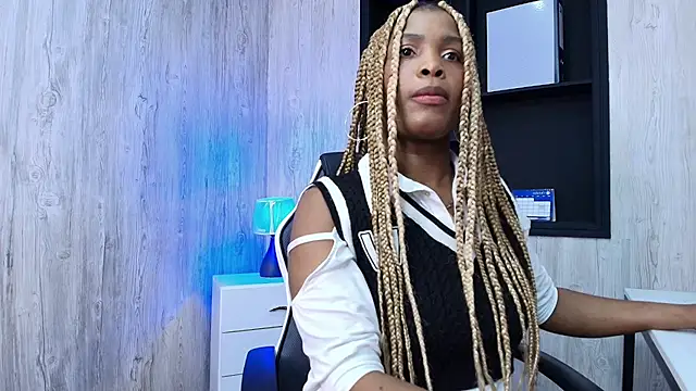 ArianaBeake online show from October 4, 2025, 4:05 pm