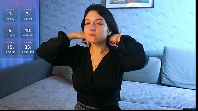 Snapshot of CrimsonBella chatting on September 18, 2025, 6:43 pm CrimsonBella online show from September 18, 2025, 6:43 pm