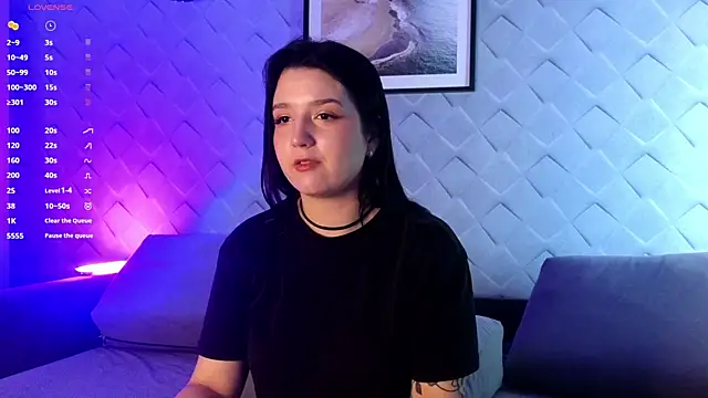 Snapshot of CrimsonBella chatting on November 10, 2025, 7:02 pm CrimsonBella online show from November 10, 2025, 7:02 pm