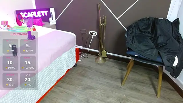 Snapshot of ScarletHott_ chatting on November 4, 2025, 11:53 am ScarletHott online show from November 4, 2025, 11:53 am