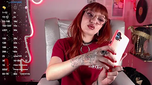 Snapshot of FabulousVenus chatting on September 14, 2025, 4:06 pm FabulousVenus online show from September 14, 2025, 4:06 pm