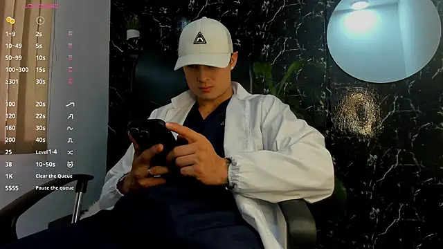 Snapshot of Alexander_ferre chatting on October 9, 2025, 4:27 pm Alexander ferre online show from October 9, 2025, 4:27 pm