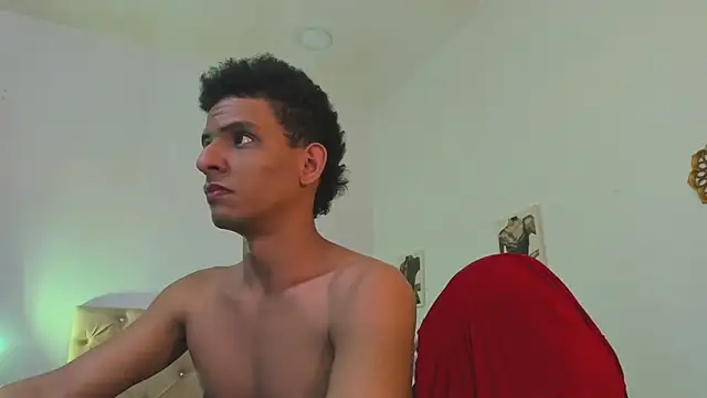 Snapshot of _Tarekk_ chatting on October 27, 2025, 2:10 pm Tarekk online show from October 27, 2025, 2:10 pm