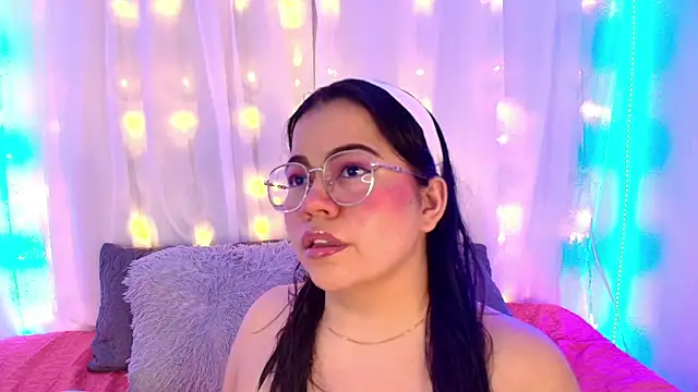 LilyRousee online show from December 17, 2025, 1:44 am
